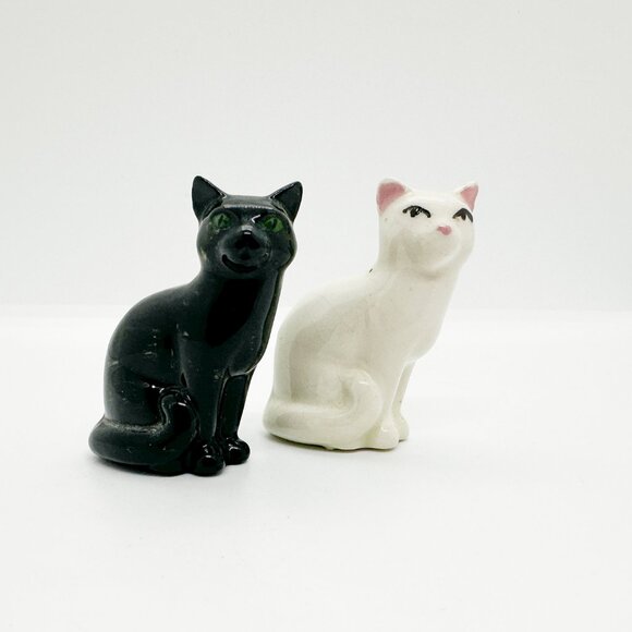 SOLD Vintage Pair Ceramic Black White Sitting Cats Halloween Angel Ying Yang - Picture 1 of 9